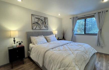 Remodeled, Spacious, Modern Retreat 5 BR, 3BA, 2KIT - Foto 10