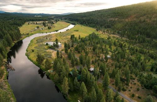 Peaceful Waterfront Log Cabin near Crater Lake National Forest, Oregon - Foto 32