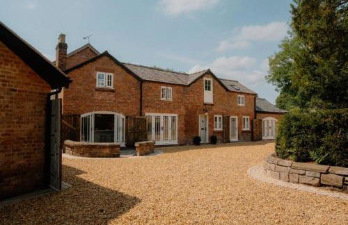 The Carriage House by Birch Stays - Photo 3