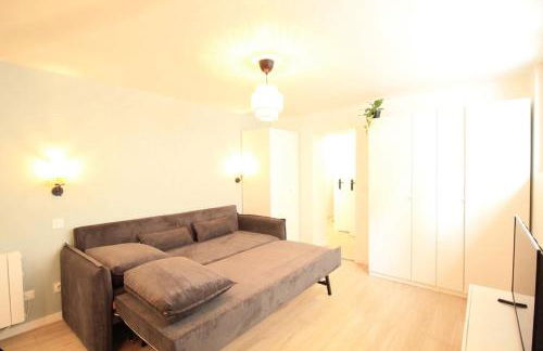 Disponible - Appartement Entier Rénové - Canapé Lit Emma - RERB, 5mn Paris - 2 pers - Parking Rue Gratuit - Tout équipé - 1er étage - 3 - Foto 32