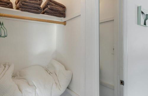 Canal-Front Backyard Oasis! Jersey Shore Retreat - Foto 13