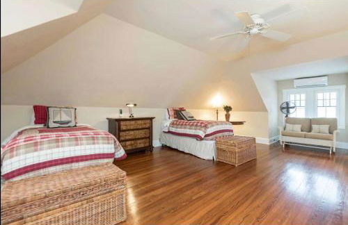 Historic Row Home 1 Block from Gate 1 at USNA - Foto 41