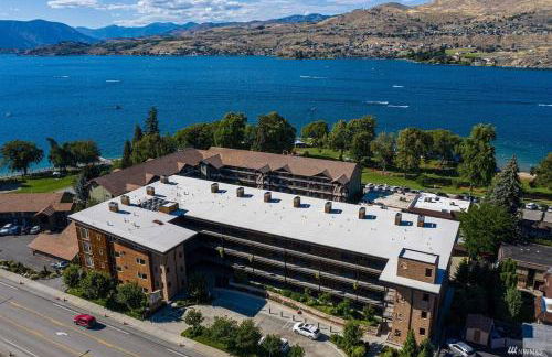 Lakeside luxury with hot tub and pool - Foto 47