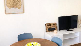 Appartement deux pièces élégant avec Vue sur Parc - Plage & Centre-Ville à Pied - Photo 3