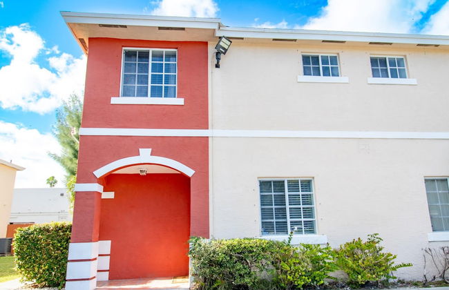 Good Vibes Oasis- Cozy Townhome With Parking - Photo 27