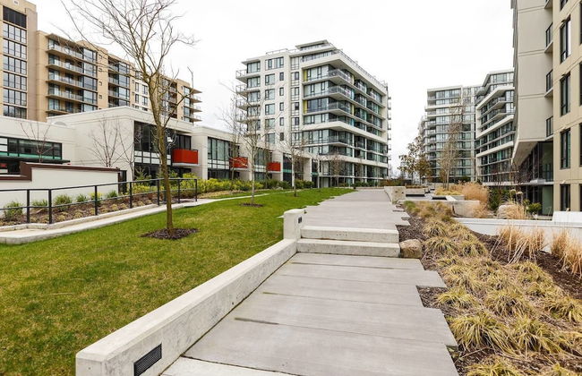 Convenient 2bdr 2BA Richmond Centre Condominium - Photo 15