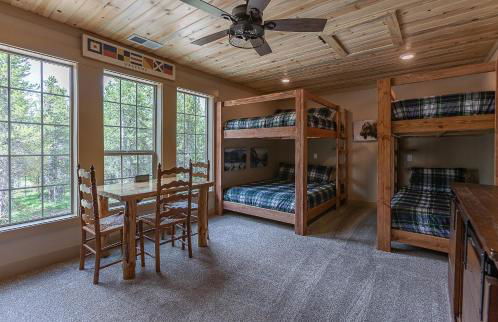 Uncle Chris Cabin by KABINO Air Conditioning Smart TVs Chefs Kitchen Spacious WiFi Grill Bills Island Reservoir Fishing - Foto 34