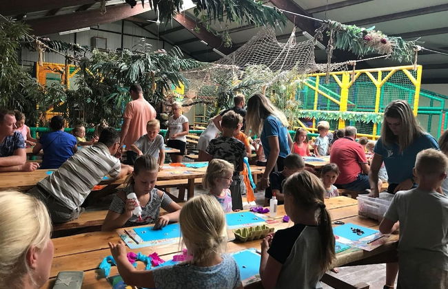 Cozy Chalet with Dishwasher near Lake - Foto 17