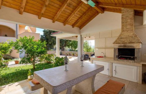 Nice Apartment In Garica With Wifi - Photo 3