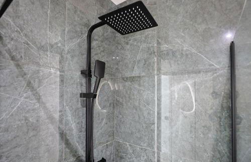 Superbe Appartement 1 chambre avec clim, terrasse et parking - Photo 21