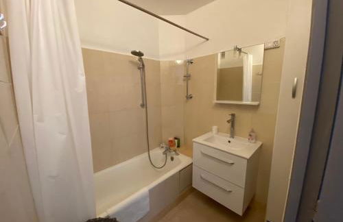 Nice hillside with 100 sqm private garden - Foto 11