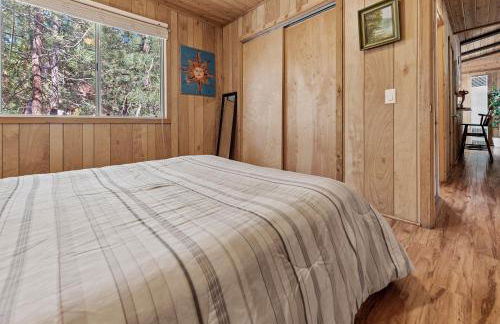 Granny's Love Shack - TRANQUIL RETREAT STEPS AWAY FROM THE NATIONAL FOREST! - Foto 16