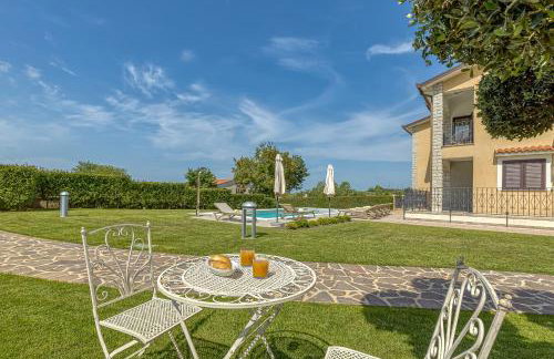 Silvia II with Private Pool - Foto 38