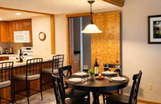 Top Floor Luxury, Sauna, Private Pool, Lake Bellaire Beach, 5 beds, 4 full bath - Foto 7