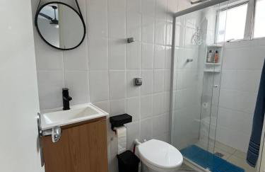 Apto Tombo Guarujá lindo 2dorm 2 banh pé na areia com elevador promoção - Foto 2