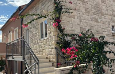 Apartman Bugenvila Postira Brač - Foto 1