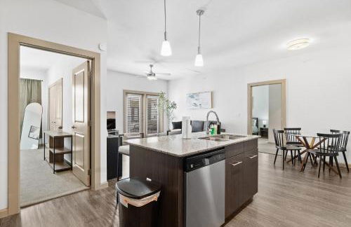 Luxe 3B/2B Getaway - Pool, Gym, Parking, Pet Wash - Foto 23