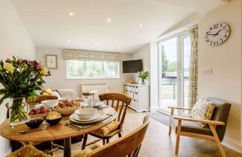 2 Bed in Thornfalcon 83696 - Photo 2