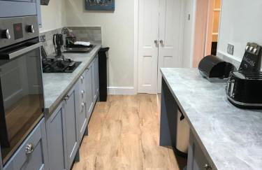 Luxury Refurbished 2 Bedroom Regency Apartment - Photo 5