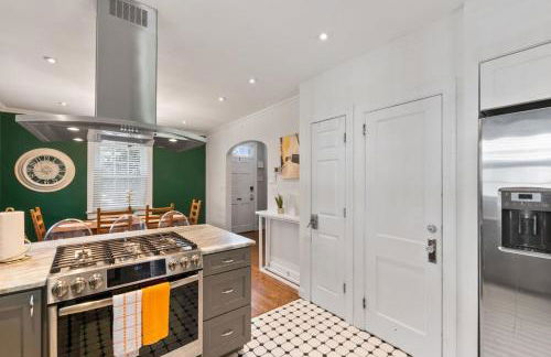 Massive 5BR Historic CozySuites House - Foto 33