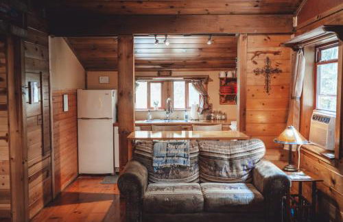 Great Frontier Cabin at American Heartland Cabins - Photo 2