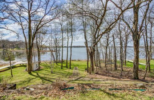 Pelican Rapids Lake House with Water Views and Dock! - Foto 33