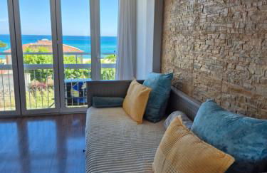 Vistas al mar y garaje cerca de BCN - Photo 4