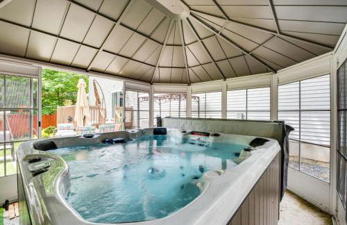 Hot Tub, Game Room and Fire Pit Pocono Summit Home! - Foto 2