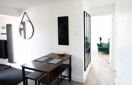 Dorset Stylish Apartment - Photo 8