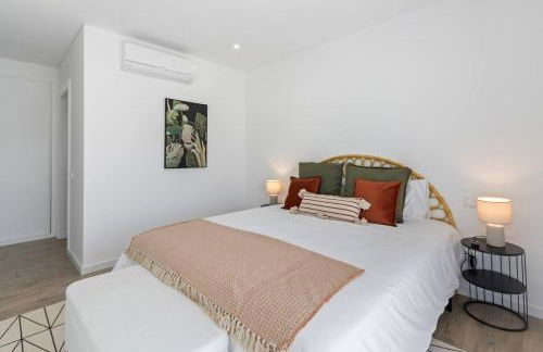 Modern Villa with Private Pool Near Baleal Beach - Photo 13