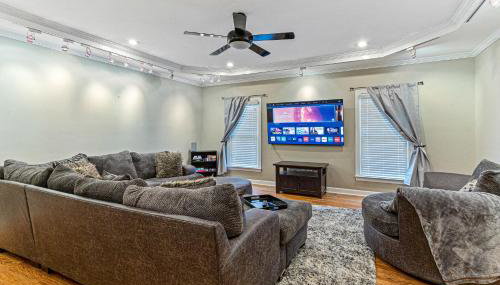 Amazing Home w/ Huge Pool, Game Tables, Movie room, and More! - Foto 2, Game Room