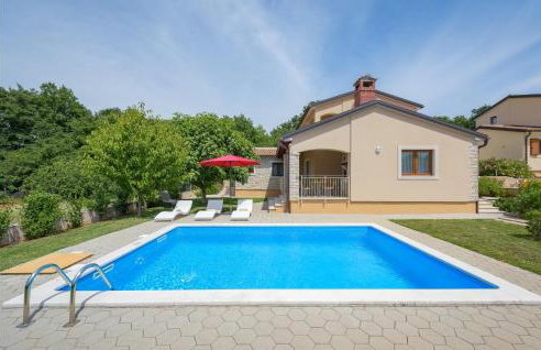 Three-Bedroom Holiday Home In Tinjan - Photo 6