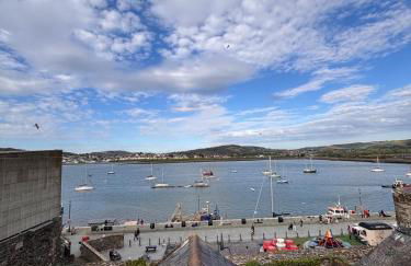 Stylish Coastal Apartment with Breathtaking views - Foto 16