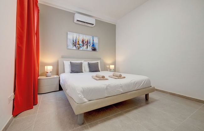 Elegant Sliema Penthouse, Panoramic Terrace - Foto 9