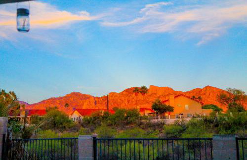 Pool-side Villa with Perfect Views - Foto 37