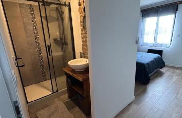 Paisible MAISON familiale - 4 Chambres - 2 SDB - terrasse et jardin - parking privé - Limoges - Foto 11