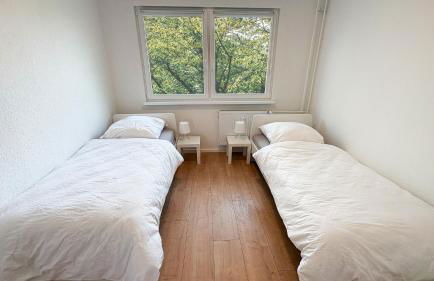 Ausgestattete Wohnungen für Monteur-Teams mit kostenlosem Parkplatz, WIFI, TV, Waschmaschine, Küche, Balkon, Restaurants und Supermarkt - Foto 12