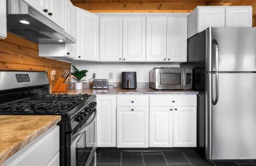 Lakefront Log Cabin, Private Lake Access w/Peloton - Foto 49