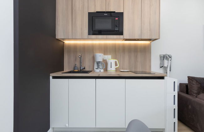 Shellter Suita Flora by Renters Prestige - Photo 5