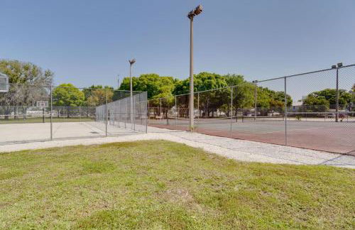 2 Mi to Riverwalk Palmetto Gem with Fire Pit and BBQ - Photo 24