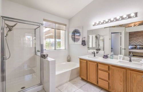 Family Fun for Everyone in Las Vegas- 4 Bedrooms, Billiards, Game Room - Foto 25