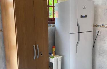 Casa Espaçosa com Piscina, 3 Quartos e Wi-Fi - Foto 8