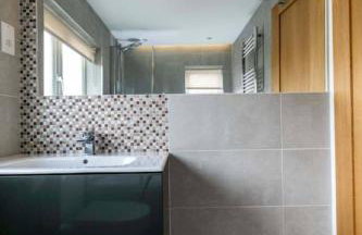 Spacious Modern Garden Family Home - Photo 20