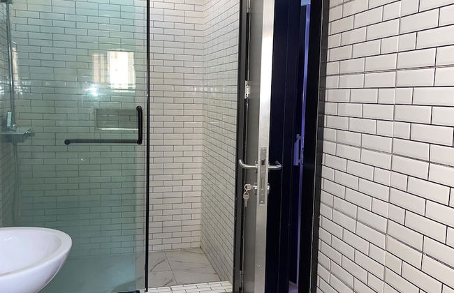 Aaron's Place Luxury Apartments & Rooms - Photo 58