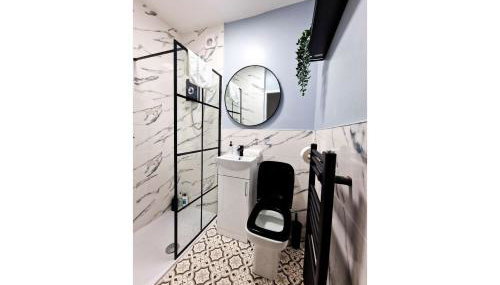 Lodginet Stays - County View - 1BR Flat 4 - Foto 4, Shower, heating