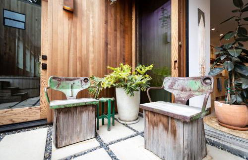 Modern indoor-outdoor living wHot Tub Walk to Beaches & Mountain Trails - Foto 7