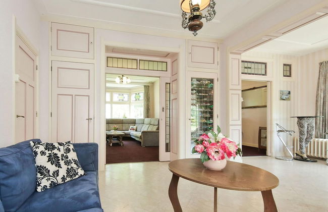 Characteristic Country House With Wellness - Foto 27