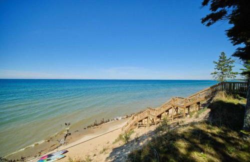 TreeTops of Lake Michigan Beach Front and Spa Family Home - Foto 63