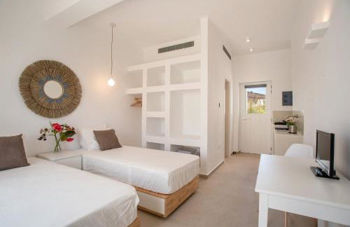 Deluxe Maisonette With Private Jacuzzi - Photo 20