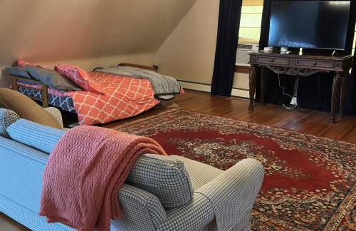 Historic Tudor with River Views & Fun Gaming Room - Foto 29